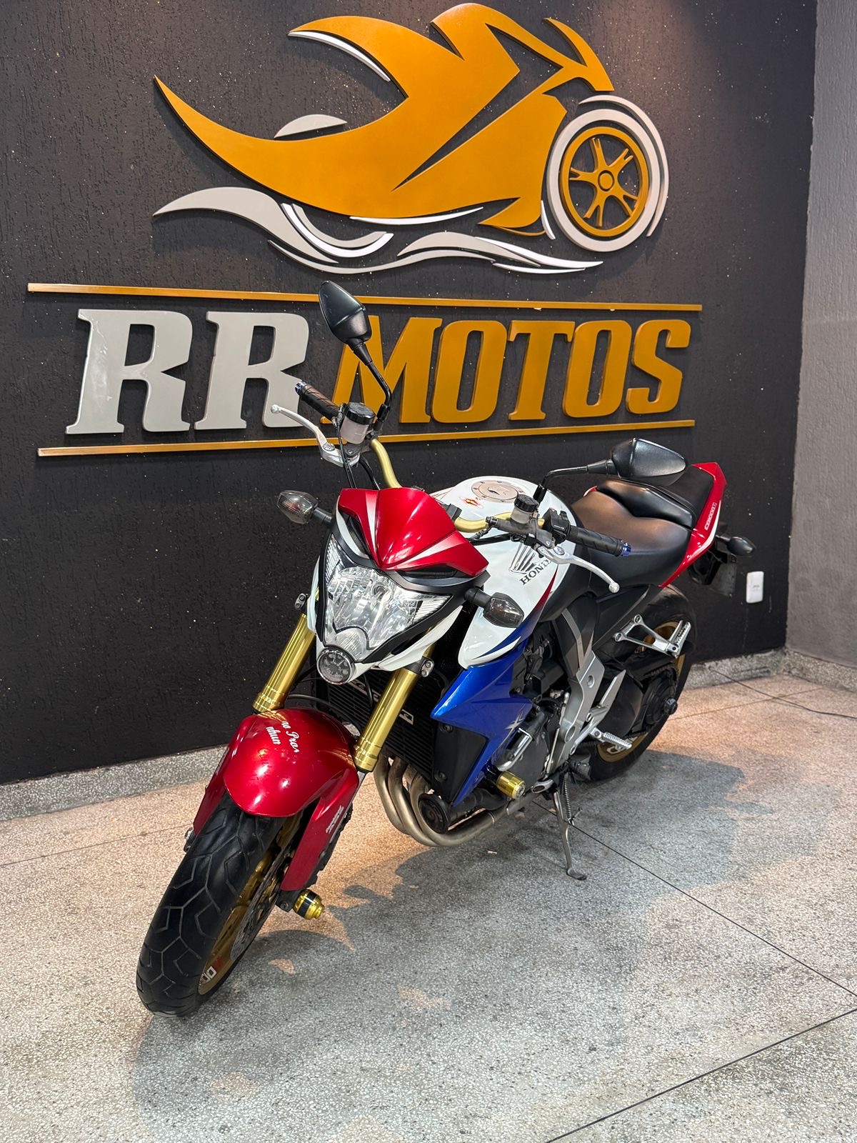Cb 1000