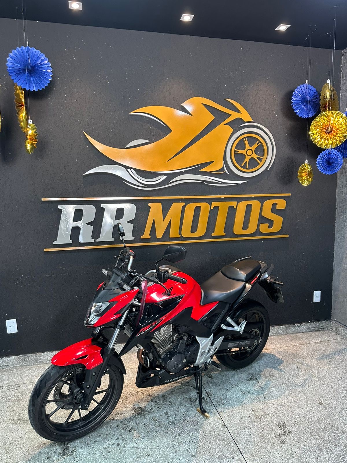 CB 300F  - foto 1